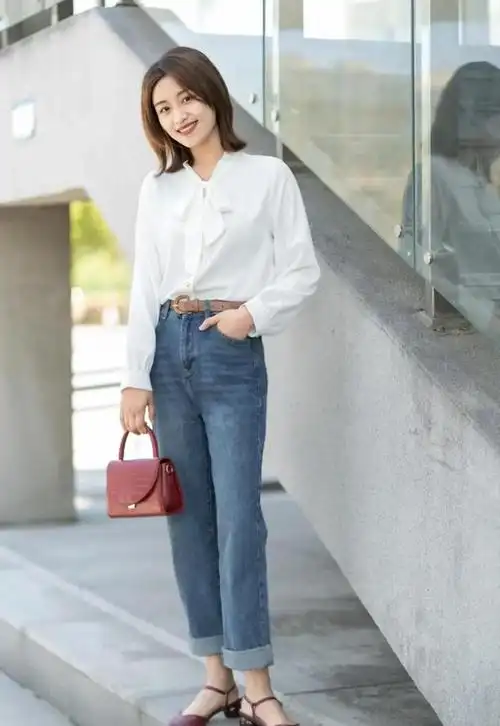 衬衫搭配裤装小个子女生可以轻松驾驭穿出温柔的气质