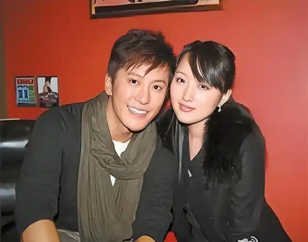 三,与杨钰莹一同爆红,后各奔东西