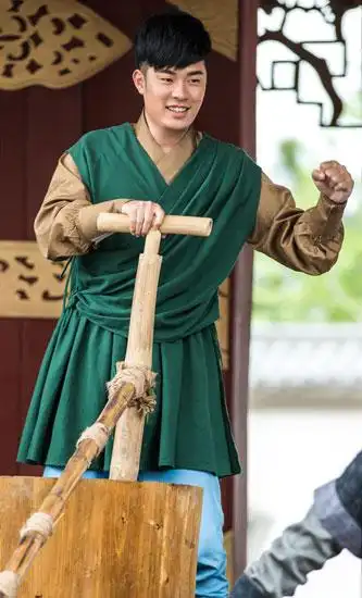 极品家丁陈赫玩穿越化身机智家丁