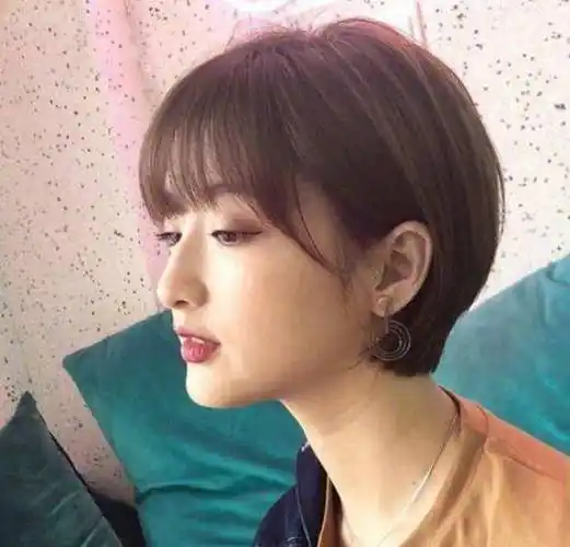 这4种短发造型显脸胖,高颜值也扛不住,中了的赶快换发型_圆脸_女孩