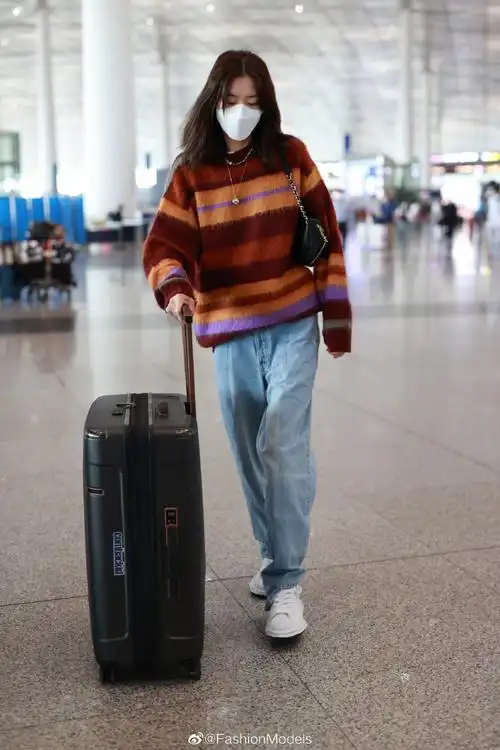 机场真街拍##刘雯