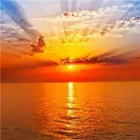 唯美好看光芒四射的红太阳图片头像