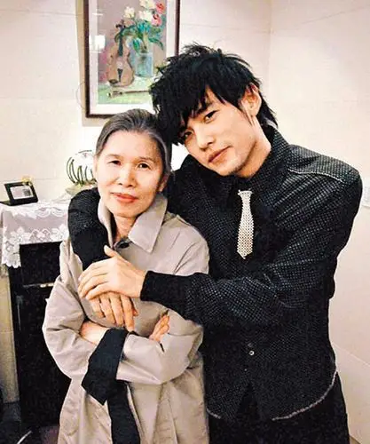 周杰伦母亲叶惠美图片