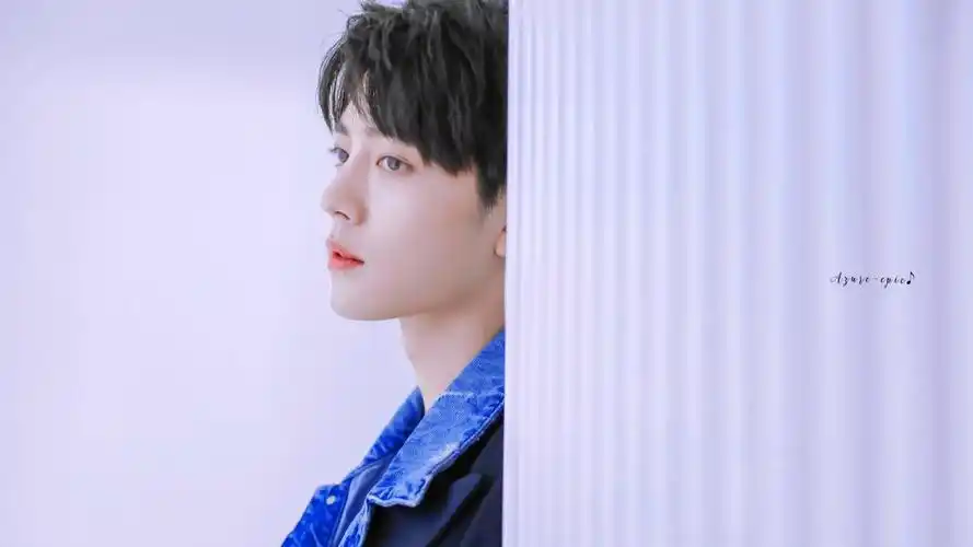 各位小飞侠有没有肖战的超清电脑壁纸? - 知乎