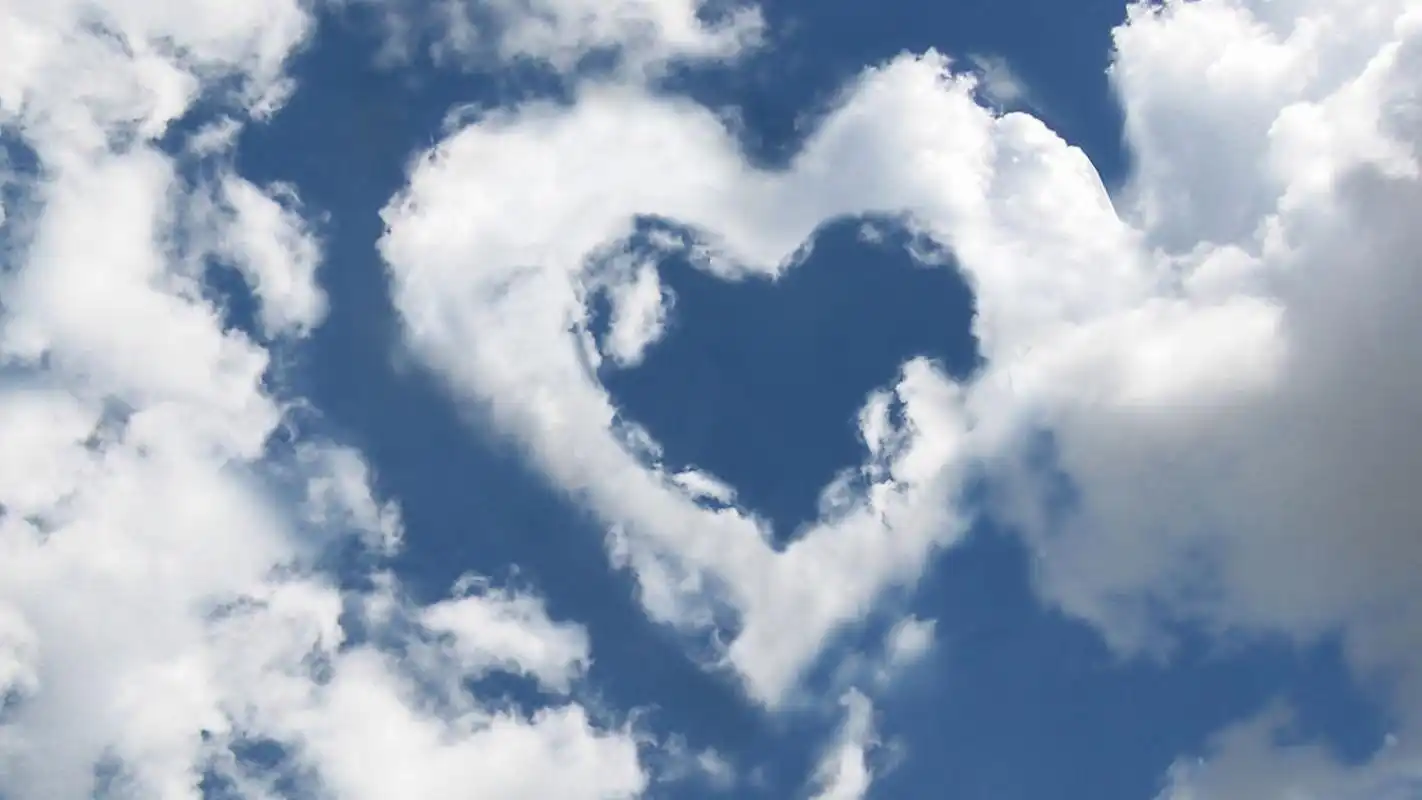 唯美浪漫心形云朵桌面壁纸图片高清大图预览1920x1080_设计创意下载