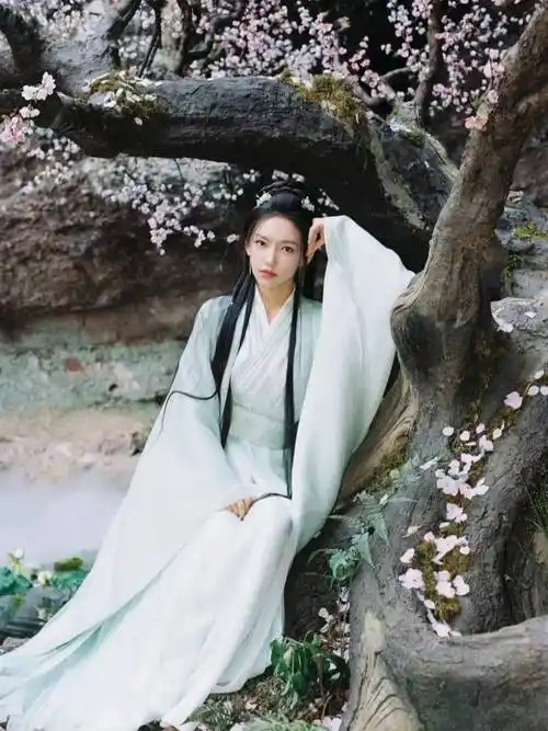 柚惑名副其实人间芭比丰满有致一览无余的傲人曲线