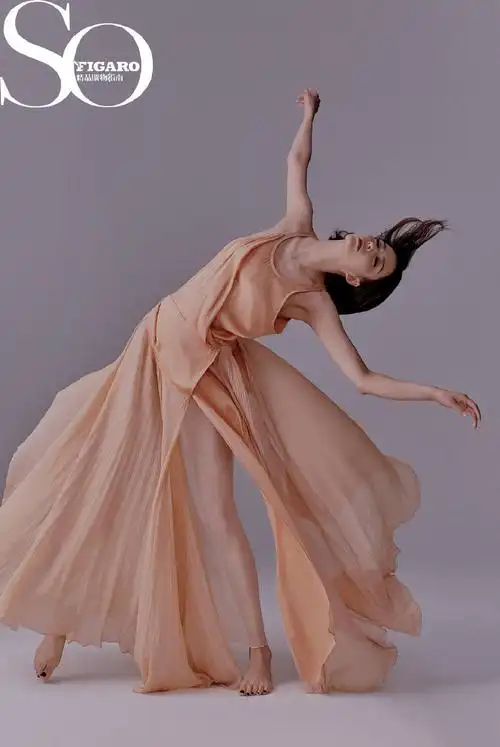 佟丽娅性感舞蹈大片写真图片