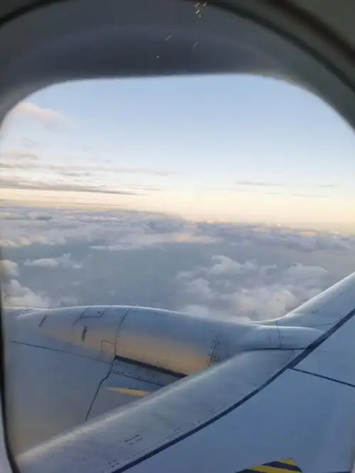 凌晨的深圳宝安机场. - 花粉随手拍手机电影万人共创 花粉俱乐部