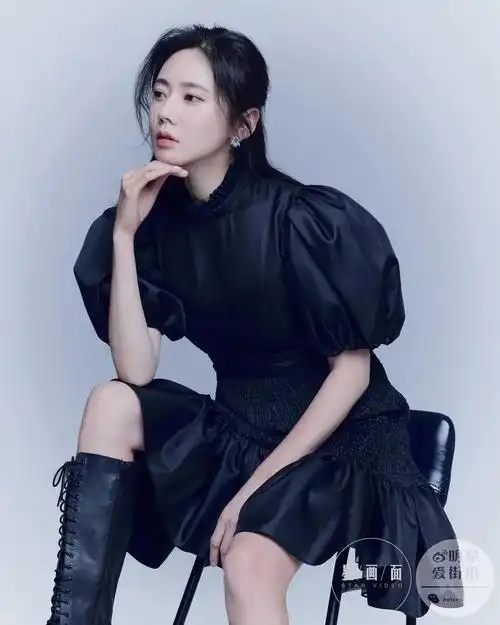 7月2日,韩国美女红星秋瓷炫为某杂志拍摄的时尚大片释出.