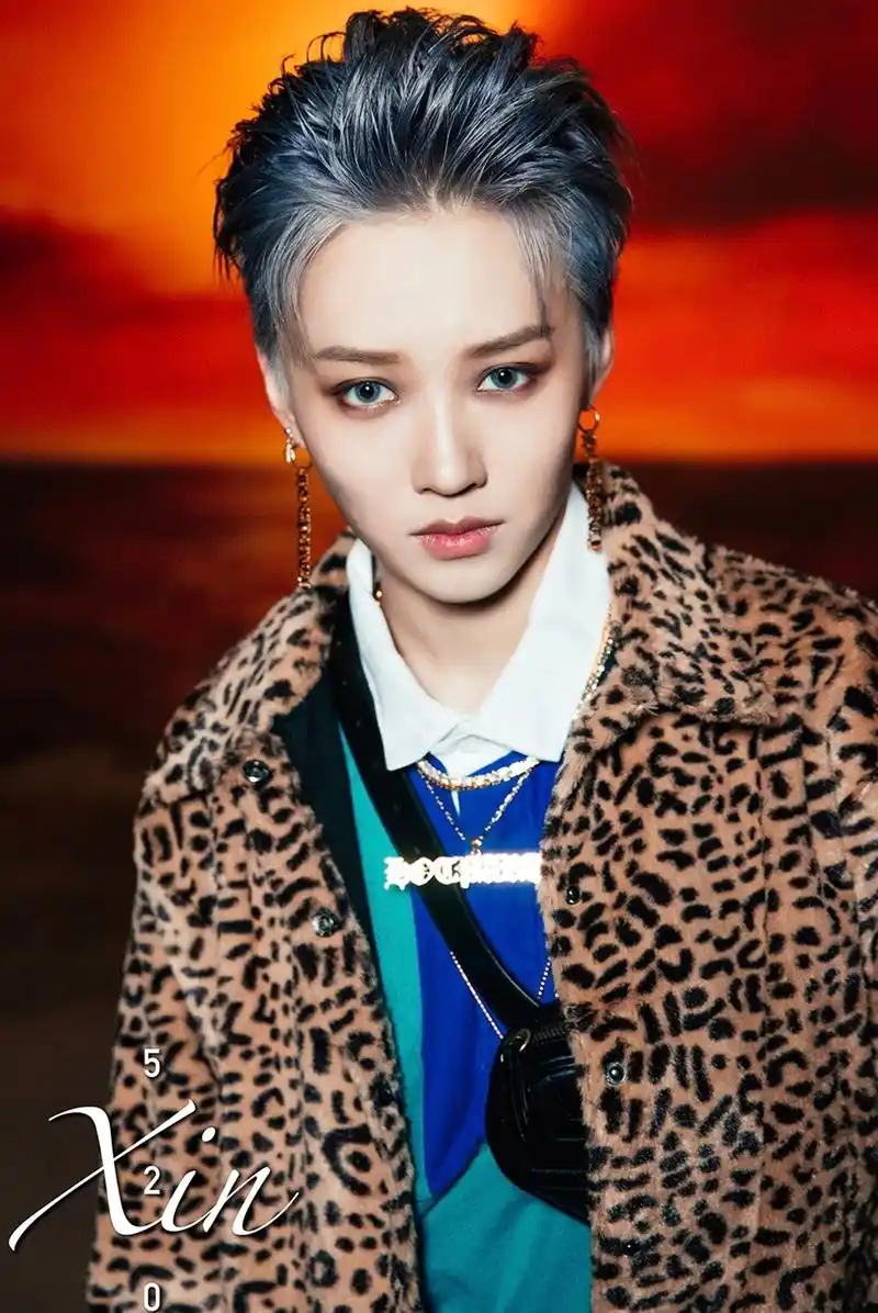 今天依然是非常炸裂的刘雨昕蜜蜂少女队刘雨昕造型出位a爆全场