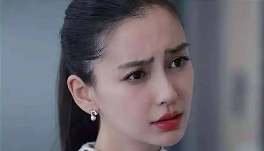 "脸在江山在"的杨颖终于风光不再:靠脸吃饭的代价,比想象中更大_观众