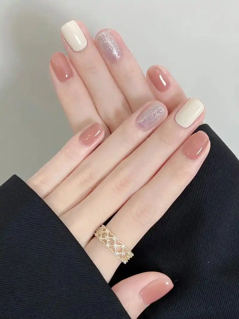 秋冬显白美甲 #短指甲也可以这么 - 抖音