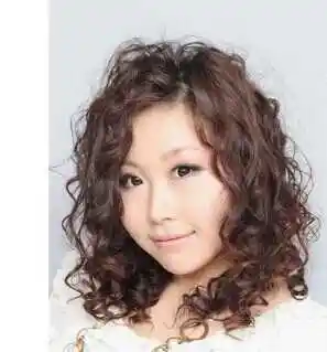 女生短发螺旋烫发型图片时尚个性