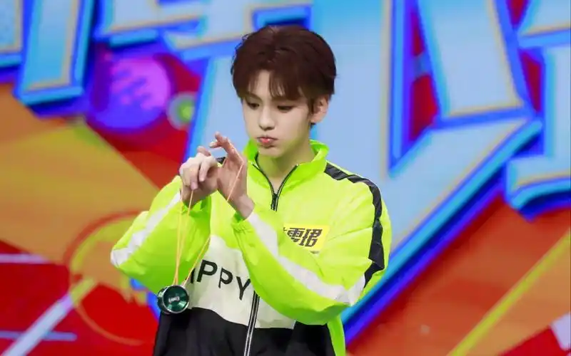 毕雯珺20180707快本悠悠球表演