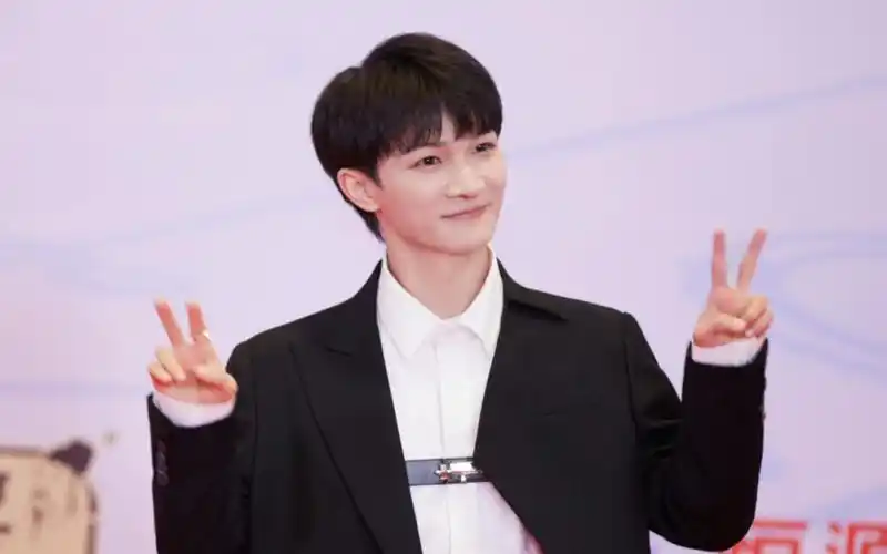 【周深】造型篇之黑西装/外套(出道九周年快乐!