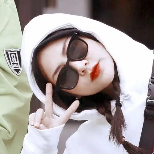 "冬日焰火谢可寅" 谢可寅头像|顾雨曦 cr冬日焰火|谢可寅