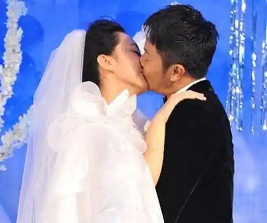 "全糊,印小天获金鸡奖,当初力挺他的杨紫聂远也大火_边潇潇_李晨_杜淳