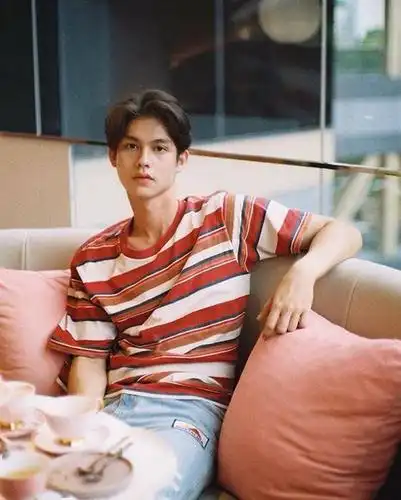 新晋"亚洲老公"!颜值逆天的泰国混血帅哥bright