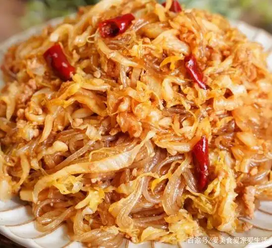 地道的东北菜——肉沫酸菜炒粉条,酸爽开胃,超下饭的家常菜!