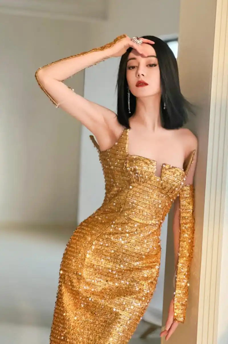 迪丽热巴腰臀比真迷人,令人上头的胜负欲 #迪丽热巴腰臀比震撼