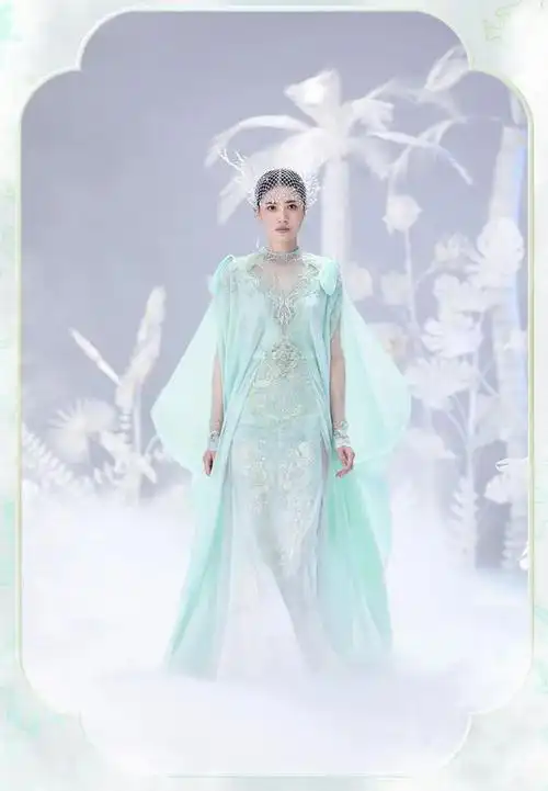 画意国风的雅韵意境演绎真正的仙风道骨丨盖娅传说熊英2020aw若水时装