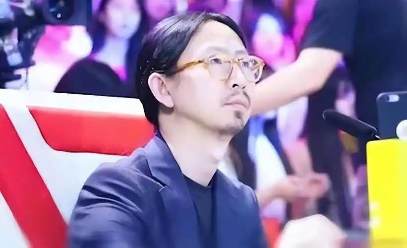 称张杰唱歌油腻,说李荣浩的歌俗,丁太升什么来头_音乐_评价_网友