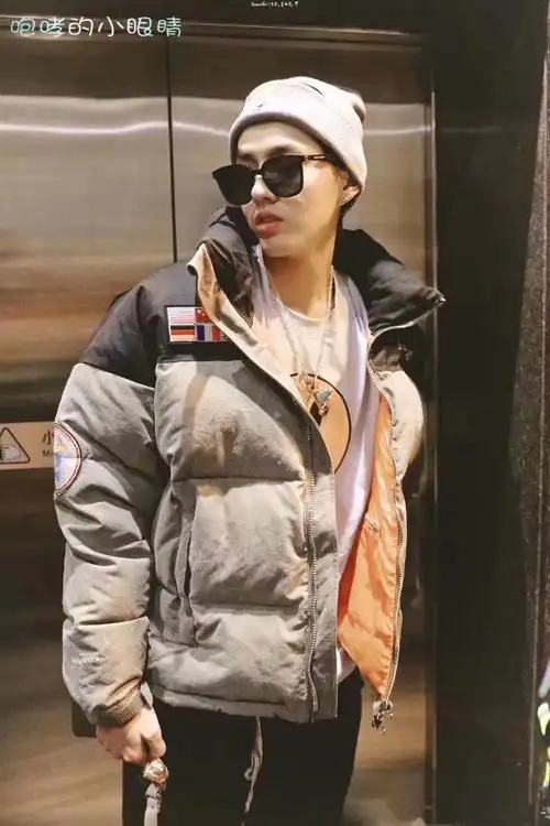 一折吴亦凡同款羽绒服