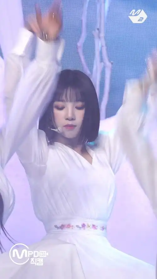 gidle火花hwaa短发宋雨琦也超有灵气