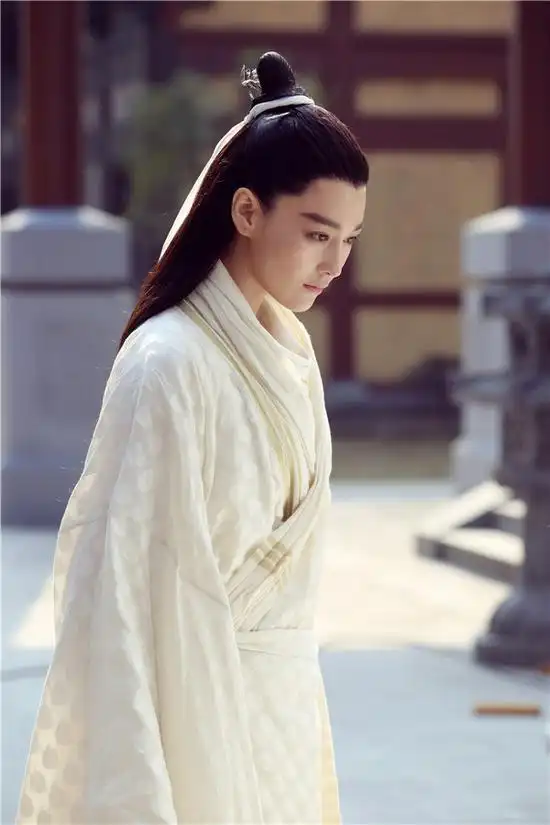 《凤囚凰》张馨予俊朗智谋气场强 会忘了她本身是女生