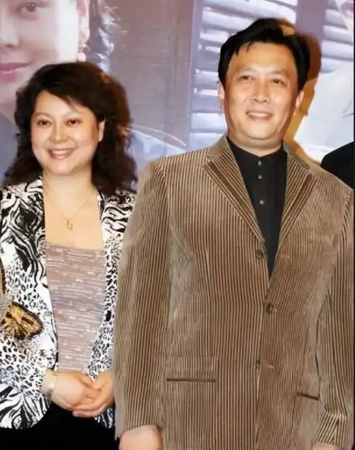 唐国强之女唐莉:在生母离世的阴影里长大,39岁理解了继母的苦