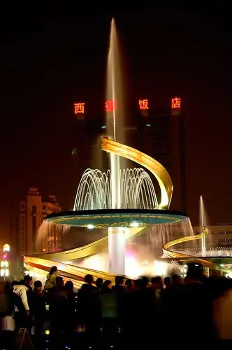 天府广场,四川省及成都市的政治,文化中心,位于四川省成都市