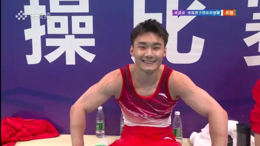 今天的孙炜依旧是把最暖的笑容给了我们