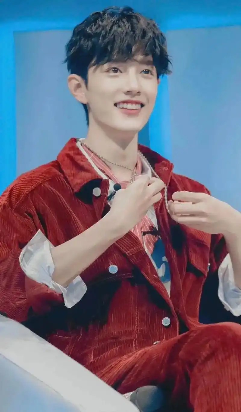 肖战 你的笑容治愈一切不开心#但愿你的眼睛只看得到笑容 - 抖音