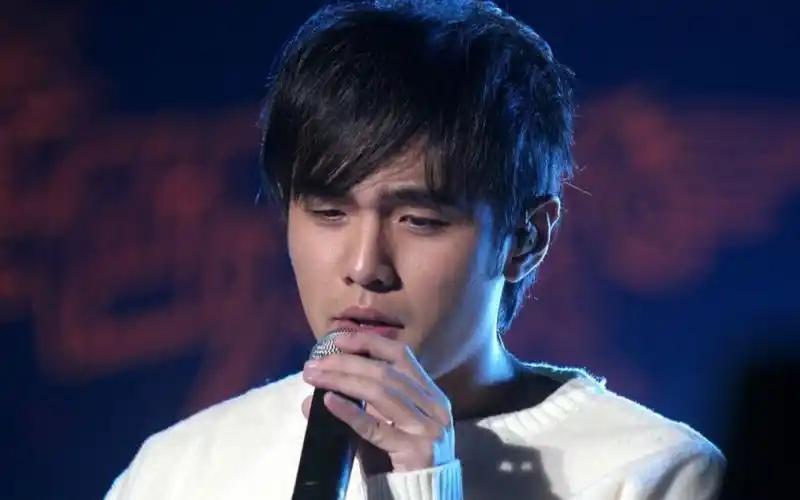 周杰伦 白色毛衣 - 高清图片,堆糖,美图壁纸兴趣社区