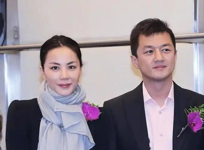 李亚鹏发一条微博,对王菲发出警告!你要不要脸,别连累我一家人