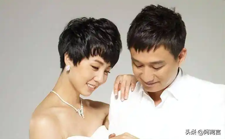 孙莉被黄磊追到手的时候才17岁,看了旧照后,才知道黄磊有多幸福_绯闻