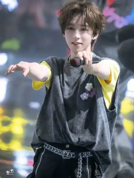 贺峻霖2024 霖声漫漫扬四海##贺峻霖 梦蝶破笼