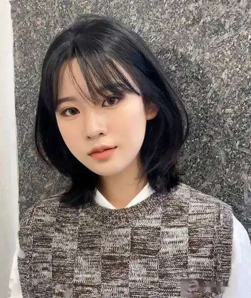 2023流行"不长不短"发型_中国_人类_形象