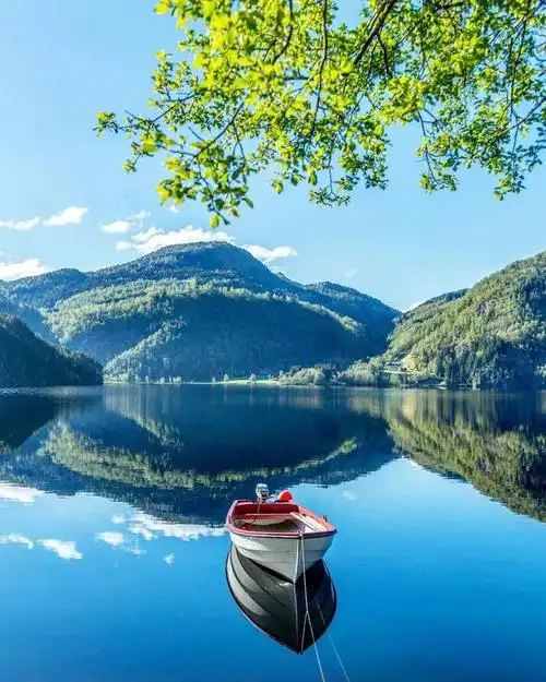 山如画水如镜好风景