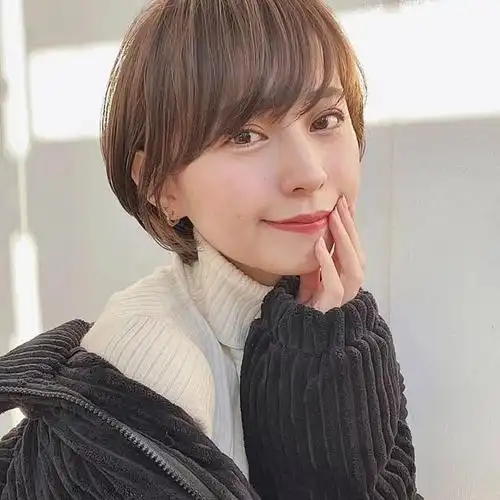 今年过年别烫"大妈卷",女人过了30岁留这4种发型,减龄又好看