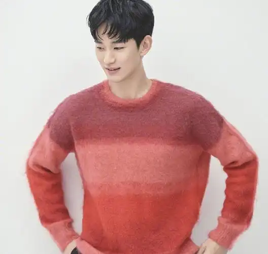 金秀贤腹肌#来看看金秀贤的好身材吧,这么多年过去了,金秀贤不仅脸没