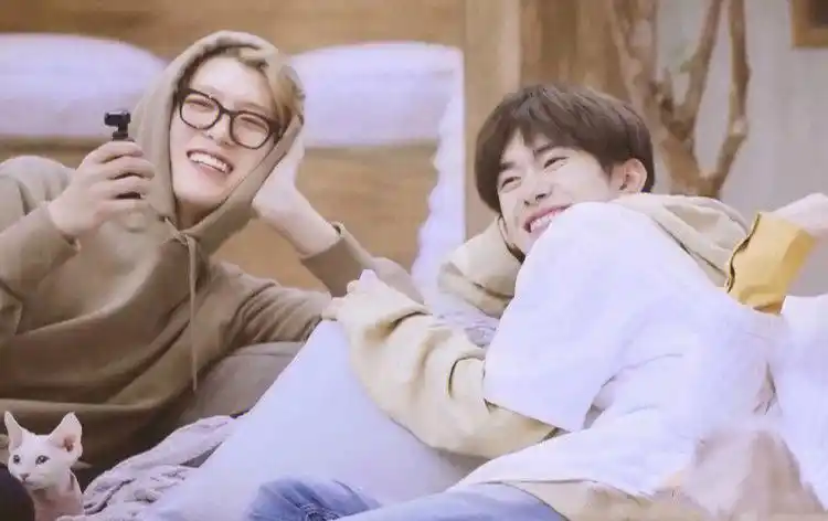 易烊千玺范丞丞别给我塌