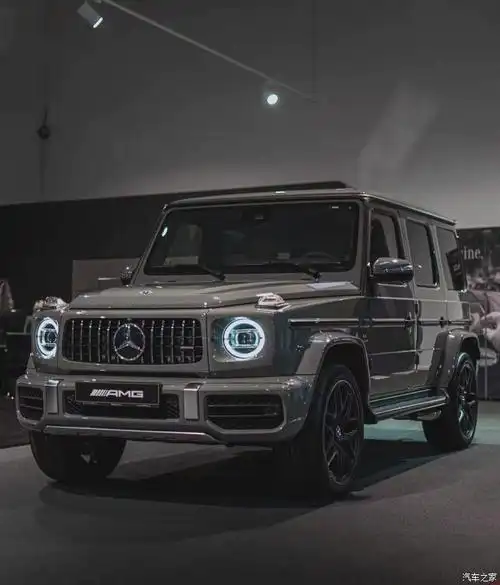 又见奔驰顶级越野车大g