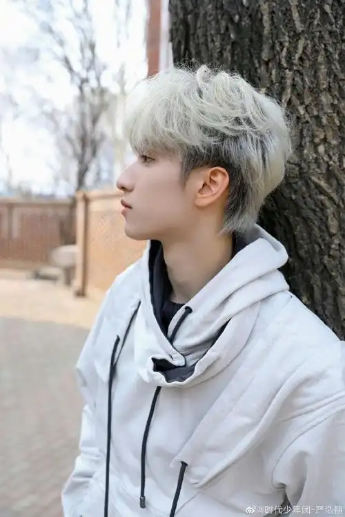 发色#严浩翔绝美发色小合集～每种发色都能完美驾驭,狠狠的惊艳到了!