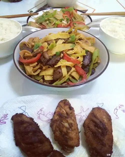 两个人吃饭,今天.