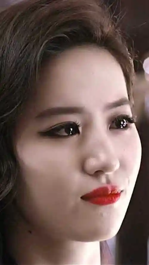 刘亦菲就是仙女下凡,果然长的好看的人不适合化浓妆!