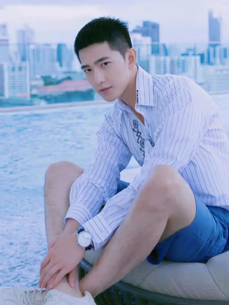 99总 板寸发型一整个帅住