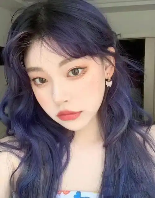 别染黄头发了选择今年受宠的6款发色显白又时髦