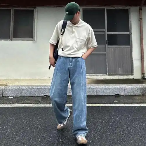 喜欢穿"牛仔裤"的男生,可以搭配这3件衣服,潮流又有型!