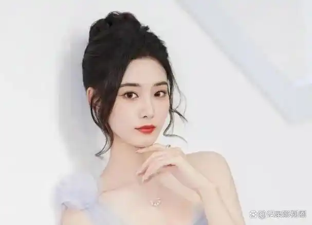 18,徐艺洋1997年出生于四川省南充市,中国内地流行乐女歌手,影视演员